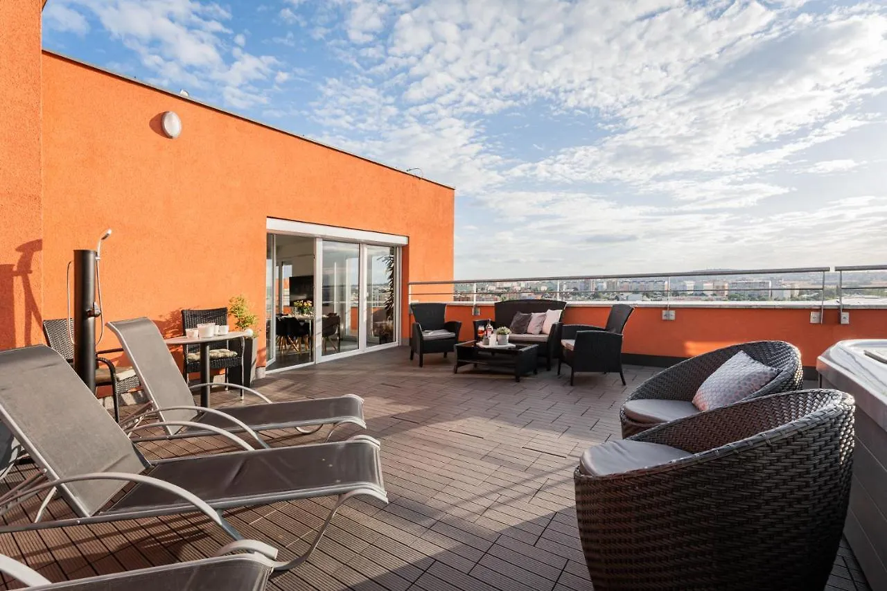 프라하 Penthouse Letnanske Zahrady 아파트