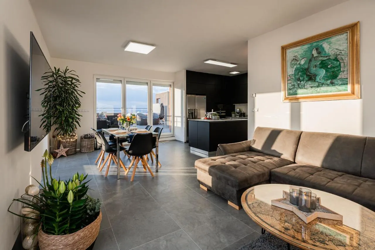 Penthouse Letnanske Zahrady Apartment Prague